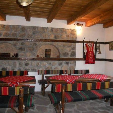 Djolevi Guesthouse 도브리니쉬트 외부 사진