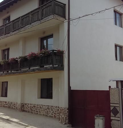 Djolevi Guesthouse 도브리니쉬트 외부 사진