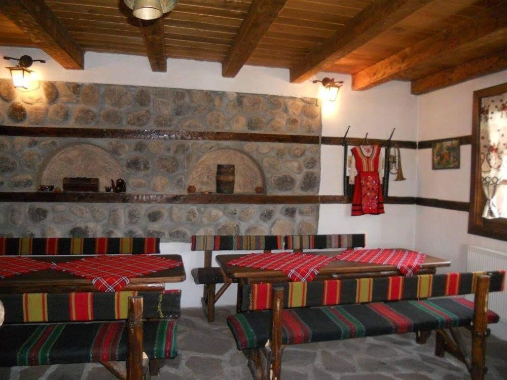 Djolevi Guesthouse 도브리니쉬트 외부 사진